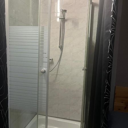Hipokratios 3 Zimmer Mit Gemeinschaft Wc Fürth Buitenkant foto