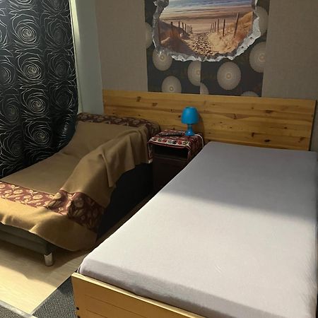 Hipokratios 3 Zimmer Mit Gemeinschaft Wc Fürth Buitenkant foto