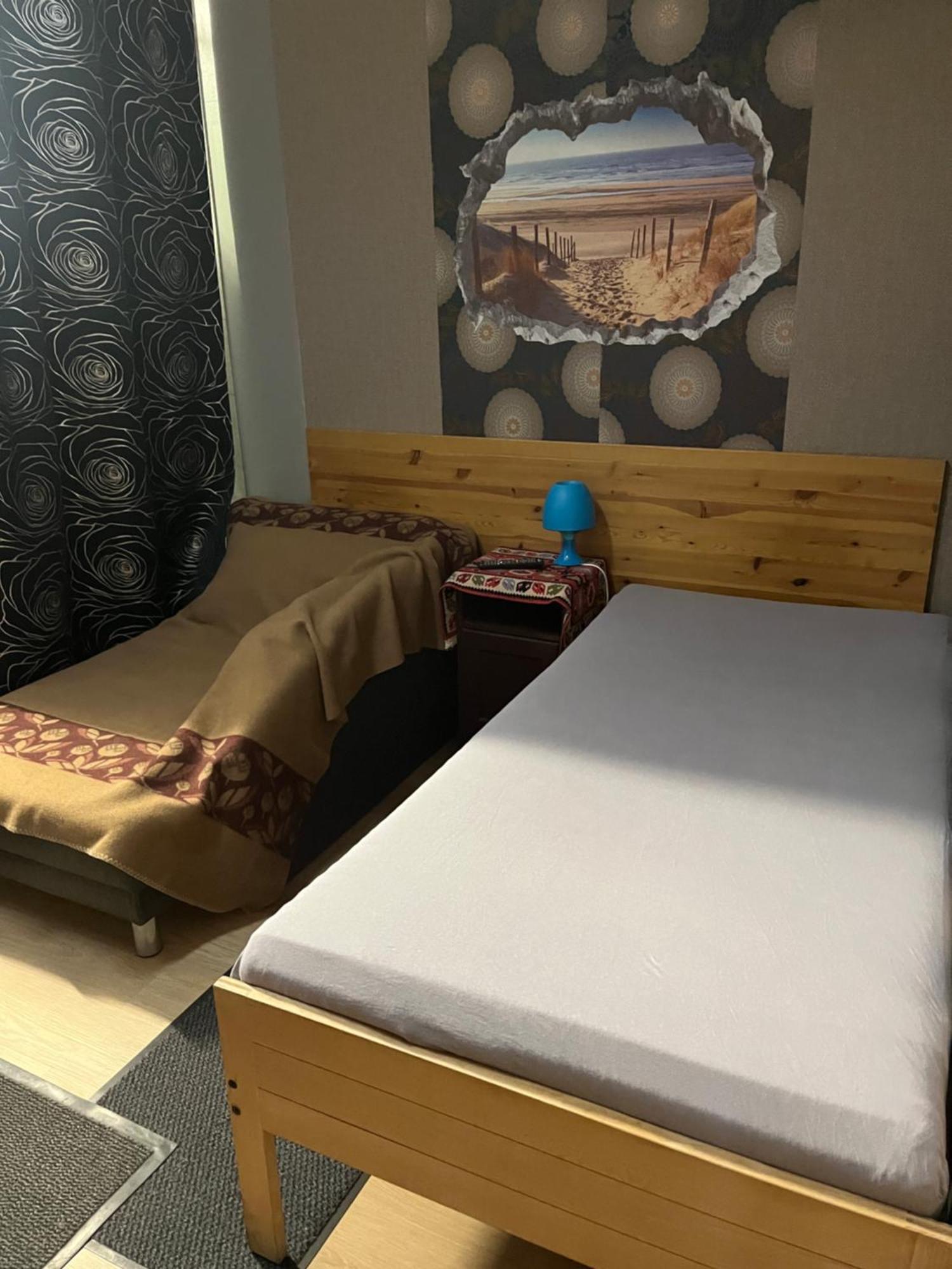 Hipokratios 3 Zimmer Mit Gemeinschaft Wc Fürth Buitenkant foto